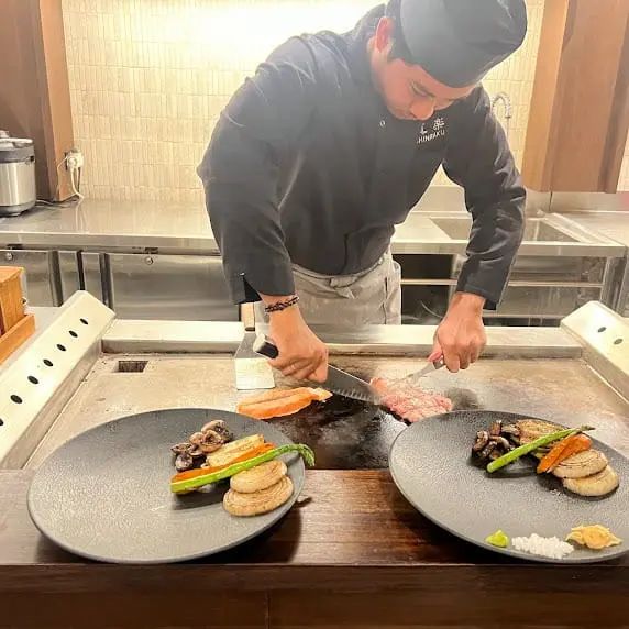 Experience The Uniqueness of Teppanyaki Dining in Ubud with a Culinary Show Like No Other